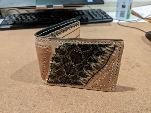 /img/rattlesnakewallet.jpg